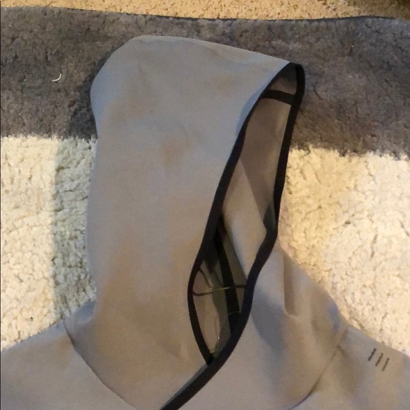 Lululemon grey jacket - Picture 5 of 8